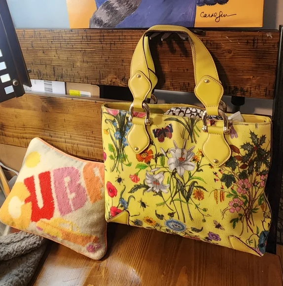 GUCCI Floral Yellow Tote Bag - Picture 1 of 17